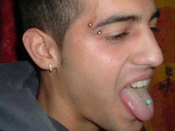 Piercing alla lingua